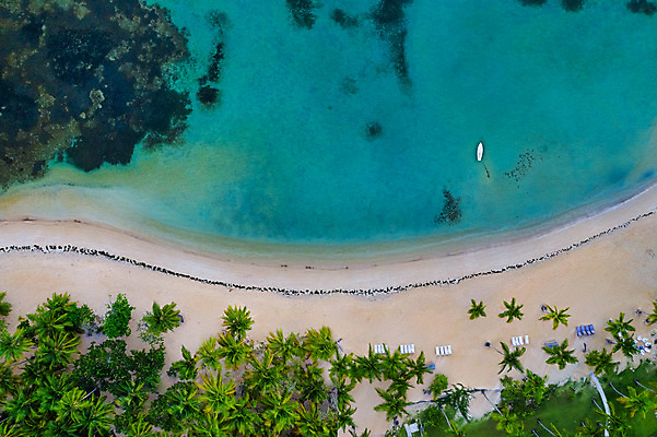 포토 JPG 해외이미지 모래 바다 섬 여행 백그라운드 자연 휴가 휴식 안테나 손바닥 풍경 사람없음 초록색 물 여름 파란색 모래사장 컬러풀 놀람 흰색 보트 정상 드론 이국적 터키석 파라다이스 해외202004 해외포토 자연요소 손 계절 감정 컬러 컨셉 배_교통 통신 표정 보석 생태계 파일형식 이미지허브
