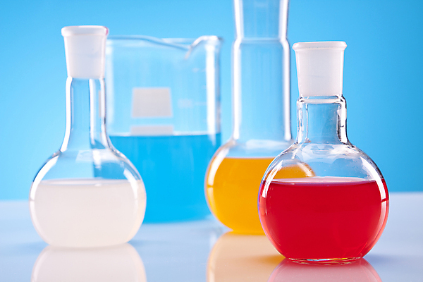 포토 JPG 해외이미지 과학 유리 실험 사람없음 빨간색 파란색 컬러풀 약 노란색 장비 기구 투명 액체 실험실 플라스크 시험관 유리그릇 튜브 발견 화학물질 해외202004 해외포토 그릇 컬러 의학 재질 실험기구 화학 파일형식 이미지허브