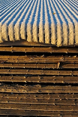 포토 JPG 해외이미지 벽 겨울 지붕 사람없음 얼음 흐름 외양간 해외202004 해외포토 자연요소 계절 컨셉 파일형식 이미지허브