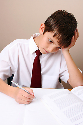 포토 JPG 해외이미지 학생 남자 아들 얼굴 어린이 유니폼 학교 넥타이 문구용품 관리 한명 사람 소년 10대 책 펜 기록 정리함 특징 학자 해외202004 해외포토 직업 1 잡화 옷 교육 가족 청소년 신체부위 필기구 오브젝트 파일형식 이미지허브