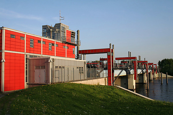 포토 JPG 해외이미지 유럽 건축양식 독일 사람없음 물 강 보호 홍수 함부르크 해외202004 해외포토 자연요소 건축 나라 컨셉 자연재해 파일형식 이미지허브