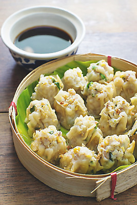 포토 JPG 해외이미지 전통 접시 음식 백그라운드 육류 돼지고기 요리 동양인 사람없음 식사 저녁식사 중국 어둠 수확 흰색 아침식사 수증기 대나무 기선 점심식사 경단 스타일 해외202004 해외포토 나무 식기 아시아 컬러 농업 배_교통 식재료 인종 파일형식 이미지허브