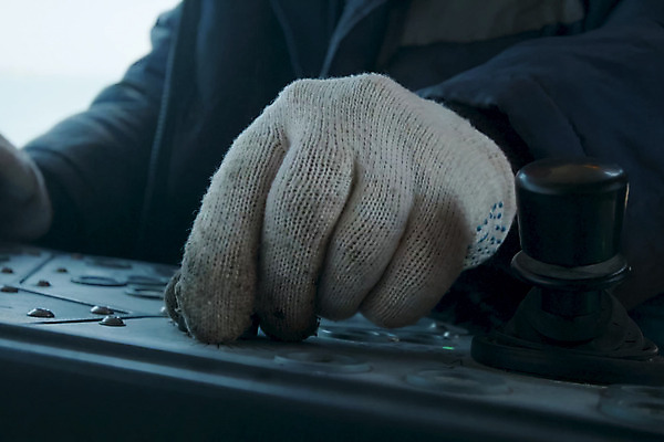 포토 JPG 해외이미지 손 산업 백그라운드 이동 컨셉 농업 의자 공장 교통시설 노동자 사람 사람없음 빨간색 금속 힘 기계 장비 수확 업무 판넬 닫기 결합 불도저 캐비닛 버리기 발굴 시작 시스템 온도 스위치 개발 땅파기 선로 섭씨 자동 제어 힘찬 해외202004 해외포토 직업 컬러 가구 교통 공업 모션 재질 신체부위 작업 중장비 사물함 시설 파일형식 이미지허브