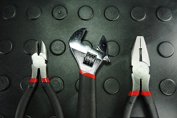 포토 JPG 해외이미지 노동자 집게 사람없음 건물 기계 장비 기구 도구 기술자 엔지니어 수리 만들기 고정 펜치 정비공 계약자 배관공 해외202004 해외포토 직업 건축물 모션 공구 계약 파일형식 이미지허브