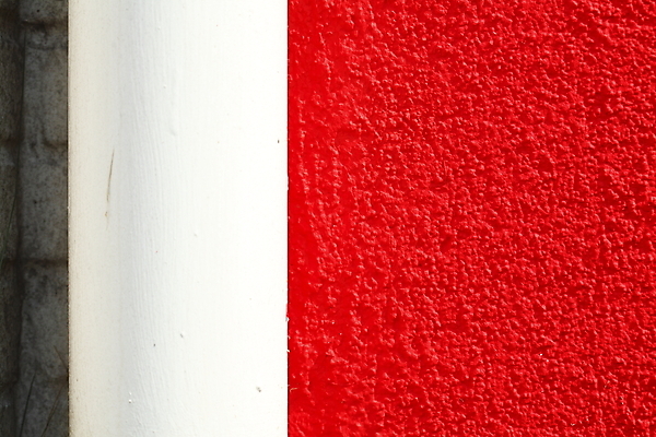 포토 JPG 해외이미지 벽 백그라운드 건축양식 벽지 잔디 사람없음 빨간색 페인트 흰색 잡초 그리기 관절 배수구 콘크리트 해외202004 해외포토 식물 건축 컬러 모션 뼈 파일형식 이미지허브