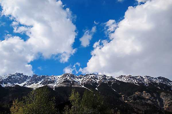 포토 JPG 해외이미지 주간 구름 자연 하늘 산 파노라마 사람없음 햇빛 얼음 오스트리아 언덕 자연백그라운드 해외202004 해외포토 자연요소 유럽 백그라운드 촬영기법 태양 생태계 파일형식 이미지허브