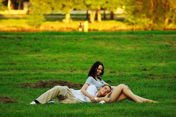 포토 JPG 해외이미지 백인 커플 공원 행복 셔츠 티셔츠 2 포옹 자연 친절 키스 갈색머리 사랑 사람 소년 잔디 성인 야외 두명 세로 초록색 파란색 노란색 쌓기 검은색 기쁨 만지기 터치 흰색 나뭇가지 황금 위치 해외202004 해외포토 서양인 나무 식물 헤어스타일 공공시설 남자 감정 어린이 컬러 상의 관계 안기 모션 애정표현 생태계 파일형식 이미지허브