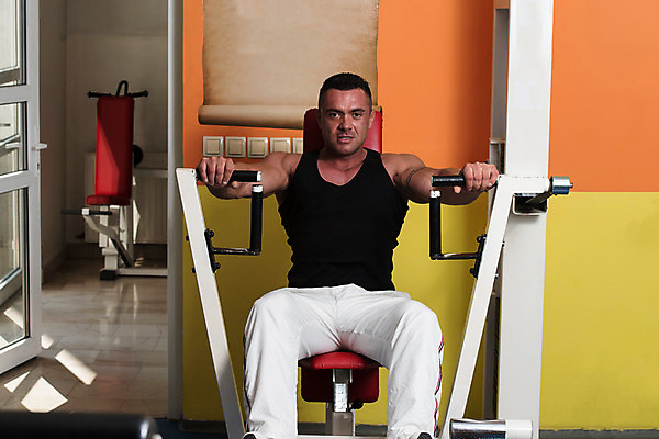 포토 JPG 해외이미지 라이프스타일 웰빙 남자 스포츠 신체 모션 근육 건강 한명 일상 운동 힘 헬스장 무게 밀기 웨이트트레이닝 보디빌딩 보디빌더 체육관 근육질 역도 노력 궤 남자한명만 해외202004 해외포토 1 사람 라이프 생활 헬스 몸매 남자만 파일형식 이미지허브