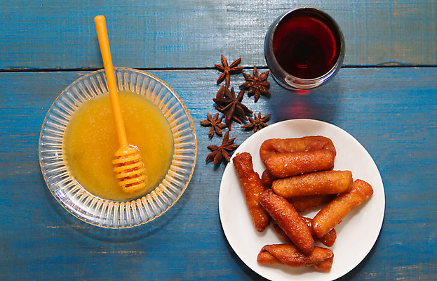 포토 JPG 해외이미지 전통 유럽 음식 백그라운드 크리스마스 디저트 부활절 요리 사람없음 가로 케이크 식사 흰색 스페인 달콤 설탕 포르투갈 올리브 포트 꿀 스페인어 안달루시아 해외202004 해외포토 기념일 열매 나라 컬러 맛 파일형식 이미지허브