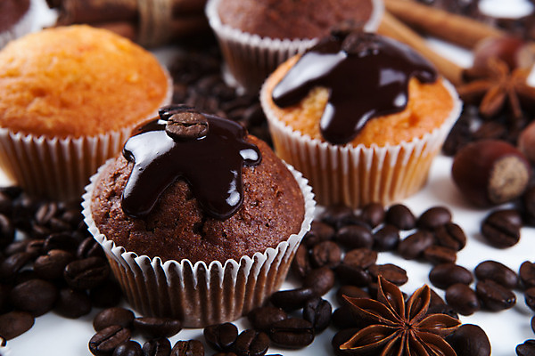 포토 JPG 해외이미지 커피 음식 콩 사탕 요리 사람없음 과자 케이크 주방 초콜릿 원두 흰색 시장 달콤 맛 컵케이크 굽기 향신료 머핀 정물화 페스츄리 해외202004 해외포토 음료 빵 컬러 컨셉 디저트 곡류 구이 그림 향미료 파일형식 이미지허브