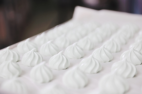 포토 JPG 해외이미지 실내 사람없음 아웃포커스 쿠키 소프트포커스 머랭 해외202004 머랭쿠키 해외포토 디저트 촬영기법 내부 파일형식 이미지허브