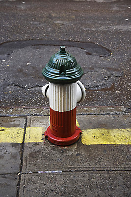 포토 JPG 해외이미지 선 불 새로움 거리 안전 사람없음 빨간색 초록색 노란색 미국 이탈리아 흰색 깃발 맨해튼 소화전 해외202004 해외포토 자연요소 유럽 컬러 컨셉 북아메리카 안전장비 뉴욕 파일형식 이미지허브