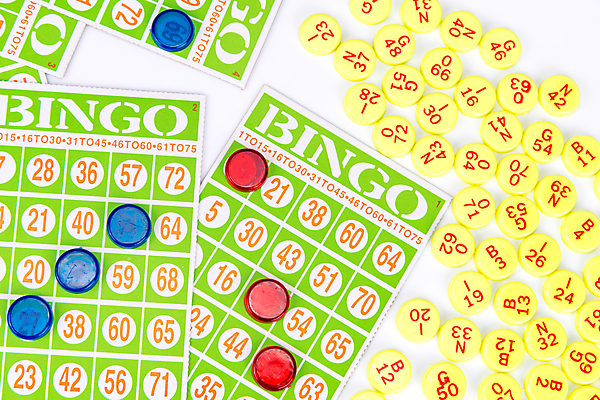 포토 JPG 해외이미지 스포츠 놀이 성공 실내 취미 사람없음 빨간색 초록색 숫자 경쟁 게임 흰색 신용카드 행운 도박 기회 고립 해외202004 해외포토 문자 컬러 컨셉 내부 금융 파일형식 이미지허브