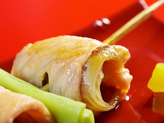 포토 JPG 해외이미지 전통 접시 아시아 음식 백그라운드 육류 요리 동양인 사람없음 식당 일본 흰색 발표 막대기 꼬치 그릴 바비큐 대나무 인도네시아 연어 말레이시아 케밥 해외202004 해외포토 나무 식기 나라 컬러 식재료 주방용품 어류 인종 상점 파일형식 이미지허브