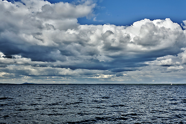 포토 JPG 해외이미지 나무 구름 호수 잎 자연 하늘 표면 날씨 풍경 사람없음 야외 물 여름 파란색 빛 반사 환경 침묵 황혼 일몰 나뭇가지 신선 분위기 장면 태평양 북쪽 천국 흐림 남쪽 내추럴 수평선 해외202004 해외포토 자연요소 식물 계절 바다 컬러 컨셉 노을 소리 방향 생태계 파일형식 이미지허브