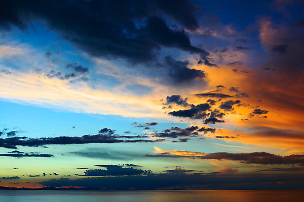 포토 JPG 해외이미지 구름 호수 여행 자연 하늘 풍경 사람없음 야외 가로 물 컬러풀 여행객 미국 황혼 일몰 새벽 저녁 문학 남쪽 볼리비아 해외202004 해외포토 자연요소 컬러 북아메리카 아메리카 사람 노을 야간 방향 생태계 파일형식 이미지허브
