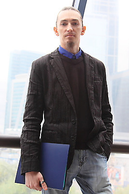 포토 JPG 해외이미지 백인 직업 1 응시 남자 행복 얼굴 백그라운드 비즈니스 성공 노동자 한명 웃음 사람 정장 성인 금융 사무실 흰색 비즈니스맨 자신감 대표 동료 컨설턴트 경영자 경영 고립 유일 표현성 치프 해외202004 해외포토 서양인 시선 옷 감정 컬러 컨셉 관계 표정 신체부위 경제 직장인 전문직 상담 리더 파일형식 이미지허브