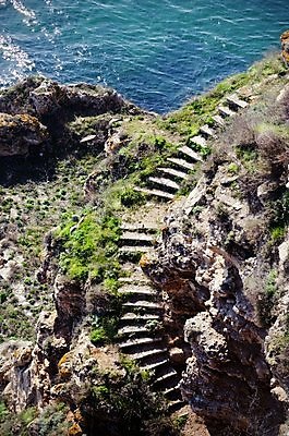 포토 JPG 해외이미지 유럽 바다 여행 자연 하늘 휴가 산 풍경 사람없음 야외 물 여름 파란색 검은색 바위 만 불가리아 해외202004 해외포토 자연요소 계절 나라 컬러 돌_바위 생태계 파일형식 남유럽 이미지허브