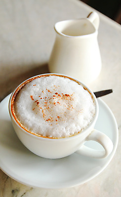 포토 JPG 해외이미지 접시 디자인 커피 음료 음식 백그라운드 콩 사람없음 컵 갈색 초콜릿 숟가락 거품 카페 우유 머그컵 흰색 대접 바 뜨거움 항아리 고급 달콤 맛 수증기 굽기 메뉴 아로마 카푸치노 카페테리아 에스프레소 코코아 라떼 모카 카페인 해외202004 해외포토 식기 컬러 컨셉 디저트 유제품 곡류 수저 상점 도자기 구이 파일형식 이미지허브