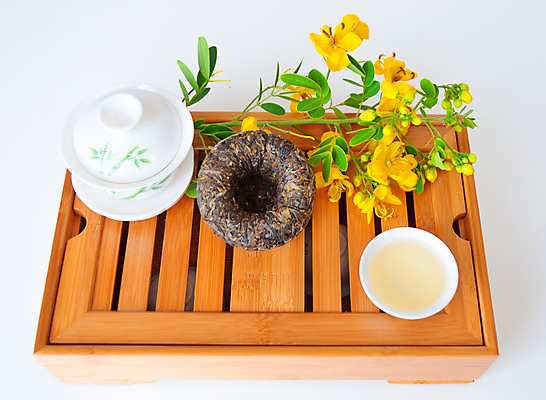 포토 JPG 해외이미지 식물 전통 아시아 문화 음료 음식 잎 자연 탁자 아침 건조 건강 동양인 사람없음 목재 컵 초록색 물 약 주방 중국 흰색 뜨거움 사발 차 찻주전자 대만 허브 대나무 상쾌 유기농 고립 우롱차 해외202004 해외포토 주간 자연요소 나무 식기 웰빙 감정 나라 컬러 가구 재료 의학 주전자 인종 차_음료 사기그릇 생태계 파일형식 이미지허브