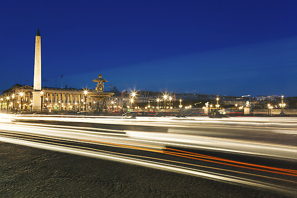 포토 JPG 해외이미지 도로 가로등 건축양식 풍경 사람없음 야외 빛 프랑스 도시 야간 분수대 파리_프랑스 오벨리스크 콩코드광장 해외202004 해외포토 자연요소 공공시설 건축 유럽 길 교통시설 광장 파일형식 이미지허브
