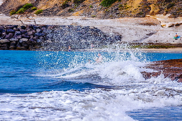 포토 JPG 해외이미지 주간 해외풍경 파도 순간포착 해변 사람없음 야외 미국 물방울 캘리포니아 해외202004 해외포토 자연요소 해외 바다 북아메리카 촬영기법 풍경 파일형식 이미지허브