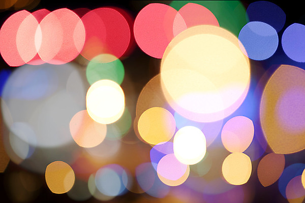 포토 JPG 해외이미지 디자인 백그라운드 크리스마스 패턴 추상 휴가 전등 사람없음 장식 빛 컬러풀 축제 활발 축하 도시 원형 화려 야간 소프트포커스 보케 마법 빛망울 광 블러 효과 해외202004 해외포토 자연요소 도형 기념일 컬러 컨셉 무늬 조명 촬영기법 파일형식 이미지허브