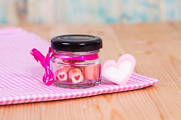 포토 JPG 해외이미지 유리병 디저트 사탕 사람없음 하트 달콤 담기 핸드메이드 해외202004 해외포토 모양 음식 모션 병_용기 맛 파일형식 이미지허브