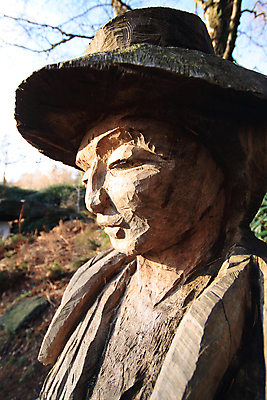 포토 JPG 해외이미지 나무 조각 사람없음 야외 목재 조각상 숲 삼림지대 해외202004 해외포토 식물 재료 조형물 파일형식 이미지허브