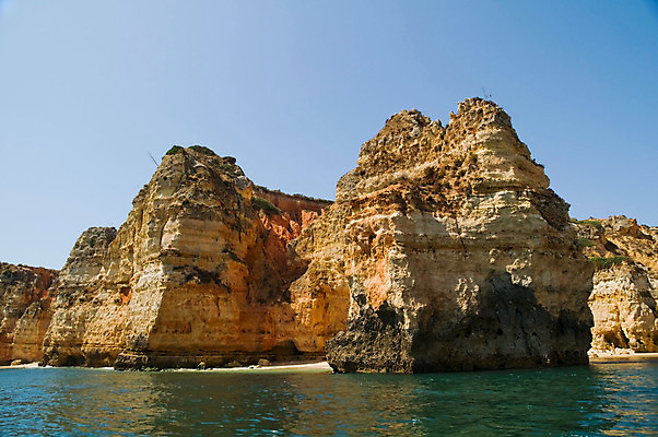 포토 JPG 해외이미지 건축물 선 모래 바다 여행 하늘색 백그라운드 자연 표면 휴가 풍경 사람없음 물 여름 태양 암석 만 뜨거움 개울 동굴 강의 포르투갈 언덕 다이빙 선원 암초 갈비뼈 대서양 내추럴 생태학 지질 지질학 해외202004 해외포토 자연요소 계절 교육 건축 유럽 뼈 파란색 강 수영 돌_바위 생태계 수중스포츠 파일형식 이미지허브