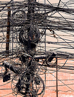 포토 JPG 해외이미지 아시아 통신 사람없음 야외 힘 도시 연결 접속 유연 신호 매듭 철사 네팔 봉 긴장 전압 카트만두 현재 해외202004 해외포토 감정 나라 컨셉 파일형식 이미지허브