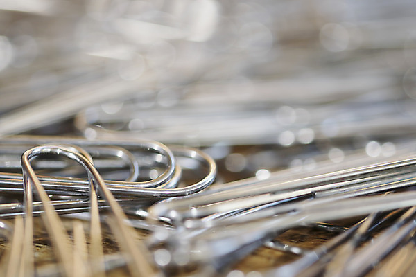 포토 JPG 해외이미지 학생 교육 종이 패턴 장신구 학교 탁자 사람없음 책 컬러풀 사무실 펜 금속 쪽지 공책 흰색 정상 책상 질감 클립 해외202004 해외포토 컬러 가구 무늬 비즈니스 재질 문구용품 필기구 파일형식 이미지허브