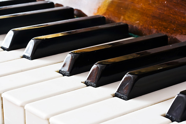 JPG 해외이미지 실내 사람없음 피아노건반 피아노 피아니스트 해외202004 해외포토 포토 내부 연주자 건반 건반악기 파일형식 이미지허브