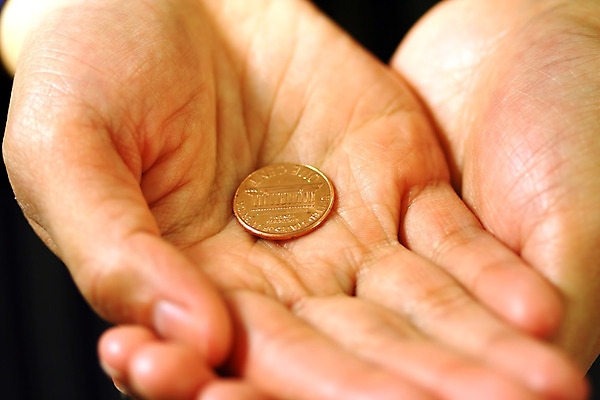 포토 JPG 해외이미지 손 돈 비즈니스 선물 사람없음 동전 희망 기도 기부 빈털터리 파산 센트 지원 헬프 해외202004 해외포토 감정 신체부위 금융 도움 재산 파일형식 이미지허브