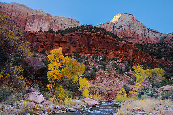 포토 JPG 해외이미지 나무 공원 여행 하늘 휴가 산 풍경 사람없음 가로 빨간색 초록색 물 파란색 강 컬러풀 햇빛 태양 반사 노란색 여행객 골짜기 계곡 맑음 가을 신선 역사 재산 황금 보호 지역 암초 방문 내추럴 구성 시온산 옛날 우수 인기 전국 해외202004 해외포토 자연요소 식물 계절 공공시설 컬러 컨셉 자연 날씨 사람 금융 절기 파일형식 이미지허브