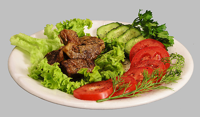 포토 JPG 해외이미지 접시 음식 조각 토마토 채소 육류 요리 사람없음 요식업 식당 저녁식사 소고기 맛 허브 고립 해외202004 해외포토 식물 식기 산업 컨셉 식재료 상점 식사 파일형식 이미지허브