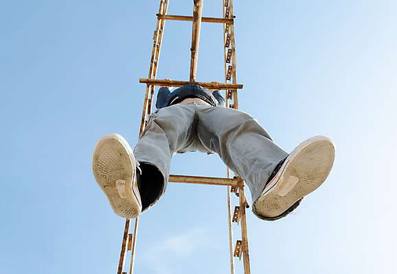 포토 JPG 해외이미지 스포츠 하늘 부츠 관리 서기 사람 사람없음 파란색 금속 재킷 청바지 잡기 막대기 연습 부식 슛 트럼펫 튜브 유지 수도교 옛날 해외202004 해외포토 컬러 신발 바지 모션 재질 외투 다리_건축물 금관악기 파일형식 이미지허브