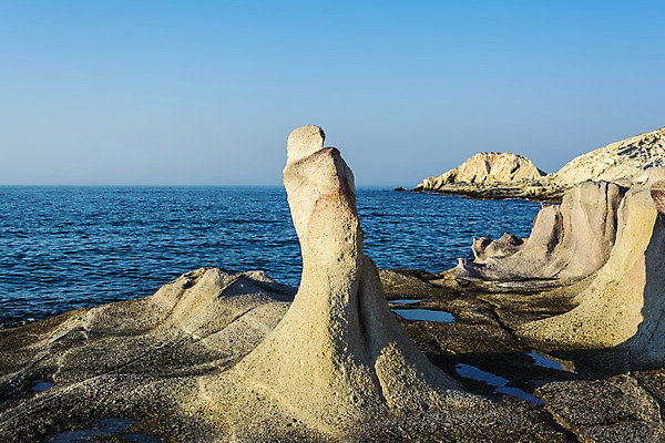 포토 JPG 해외이미지 모양 유럽 모래 바다 섬 여행 자연 휴가 산 풍경 사람없음 물 여름 파란색 햇빛 흰색 지중해 그리스 오브젝트 분필 화산 암초 개성 그리스인 내추럴 지질학 특별함 해외202004 해외포토 자연요소 서양인 계절 교육 나라 컬러 컨셉 태양 초크 생태계 파일형식 이미지허브