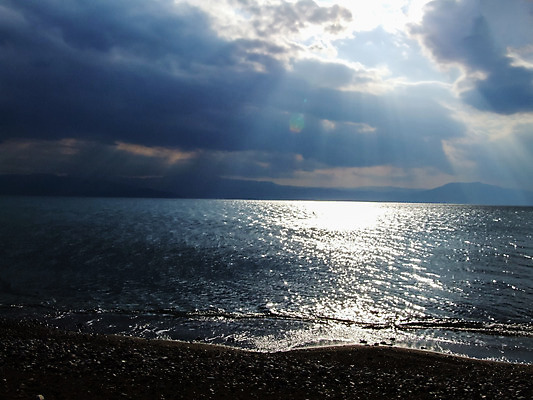 포토 JPG 해외이미지 구름 파도 바다 여행 백그라운드 자연 하늘 날씨 풍경 사람없음 야외 물 파란색 빛 햇빛 반사 평화 어둠 황혼 새벽 회색 광선 흰색 분위기 역동적 장면 폭풍 천국 내추럴 폭풍우 수평선 해외202004 해외포토 자연요소 컬러 컨셉 태양 일몰 비_날씨 자연재해 생태계 파일형식 이미지허브