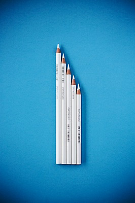 포토 JPG 스튜디오촬영 백그라운드 학용품 색연필 실내 사람없음 필기구 흰색 오브젝트 국내포토 컬러 문구용품 내부 파일형식