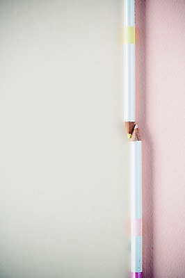 포토 JPG 스튜디오촬영 종이 백그라운드 학용품 색연필 실내 사람없음 필기구 오브젝트 맞대기 국내포토 모션 문구용품 내부 파일형식