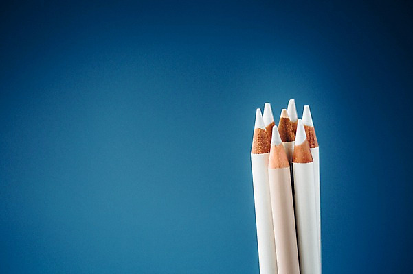 포토 JPG 스튜디오촬영 백그라운드 학용품 색연필 실내 사람없음 필기구 흰색 오브젝트 국내포토 컬러 문구용품 내부 파일형식