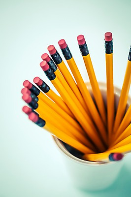 포토 JPG 스튜디오촬영 백그라운드 학용품 실내 사람없음 필기구 연필 오브젝트 연필꽂이 지우개연필 국내포토 문구용품 내부 파일형식