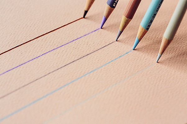 포토 JPG 스튜디오촬영 종이 백그라운드 학용품 색연필 실내 사람없음 필기구 오브젝트 국내포토 문구용품 내부 파일형식