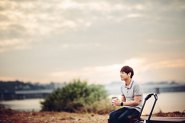 포토 JPG 주간 공원 남자 커피 휴식 정보기술 스마트라이프 한명 성인 야외 30대 스마트기기 한국인 네트워크 종이컵 스마트 한강공원 스마트모빌리티 전동휠 모빌리티 국내포토 자연요소 1 라이프스타일 공공시설 음료 육상교통 교통수단 컨셉 기술 사람 동양인 컵 장년 전자제품 일회용 한강 파일형식