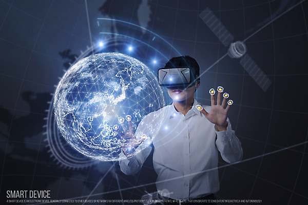 JPG 편집이미지 남자 비즈니스 정보기술 스마트라이프 한명 성인 30대 스마트기기 터치 한국인 네트워크 스마트 디지털합성 지구모양 디지털아트 가상현실 오큘러스 4차산업 5G VR기기 편집실사 모양 1 라이프스타일 산업 지구 컨셉 기술 IT 사람 동양인 장년 전자제품 기계 CG 파일형식