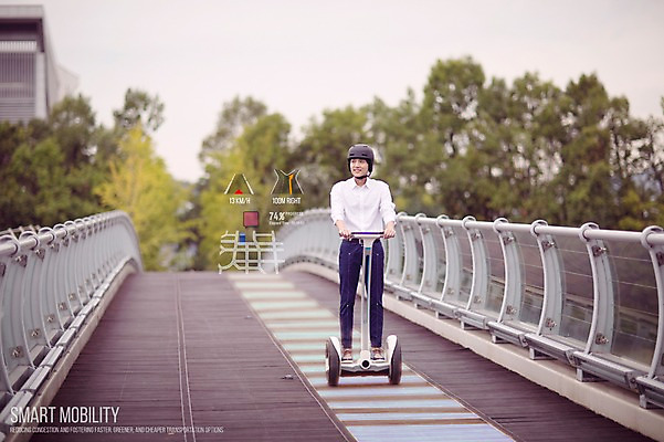 JPG 주간 편집이미지 공원 남자 이동 비즈니스 정보기술 스마트라이프 한명 성인 야외 30대 스마트기기 한국인 네트워크 헬멧 스마트 디지털합성 디지털아트 스마트모빌리티 전동스쿠터 판교 4차산업 모빌리티 편집실사 자연요소 1 라이프스타일 공공시설 산업 교통수단 컨셉 기술 사람 동양인 장년 전자제품 스쿠터 보호장비 CG 분당 파일형식