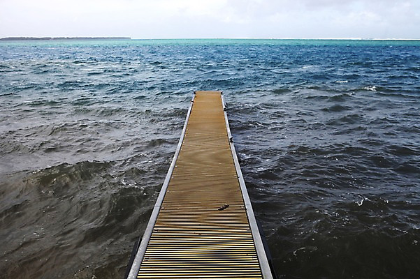 포토 JPG 주간 해외 바다 풍경 사람없음 야외 오세아니아 나무다리 괌 국내포토 자연요소 나라 다리_건축물 파일형식