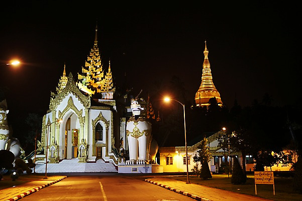 포토 JPG 해외 아시아 불교 풍경 사람없음 야외 야간 불탑 미얀마 쉐다곤파고다 양곤 국내포토 자연요소 나라 종교 종교건축 파일형식