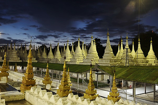 포토 JPG 해외 아시아 불교 풍경 사람없음 야외 야간 미얀마 바간 쿠도도파고다 국내포토 자연요소 나라 종교 파일형식